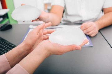 Guía práctica de implantes de senos según actividad física y resultados